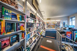 Innenaufnahme der Buchhandlung Stöger-Leporello Wien